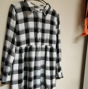 Maternity blouse cute black and white checkered